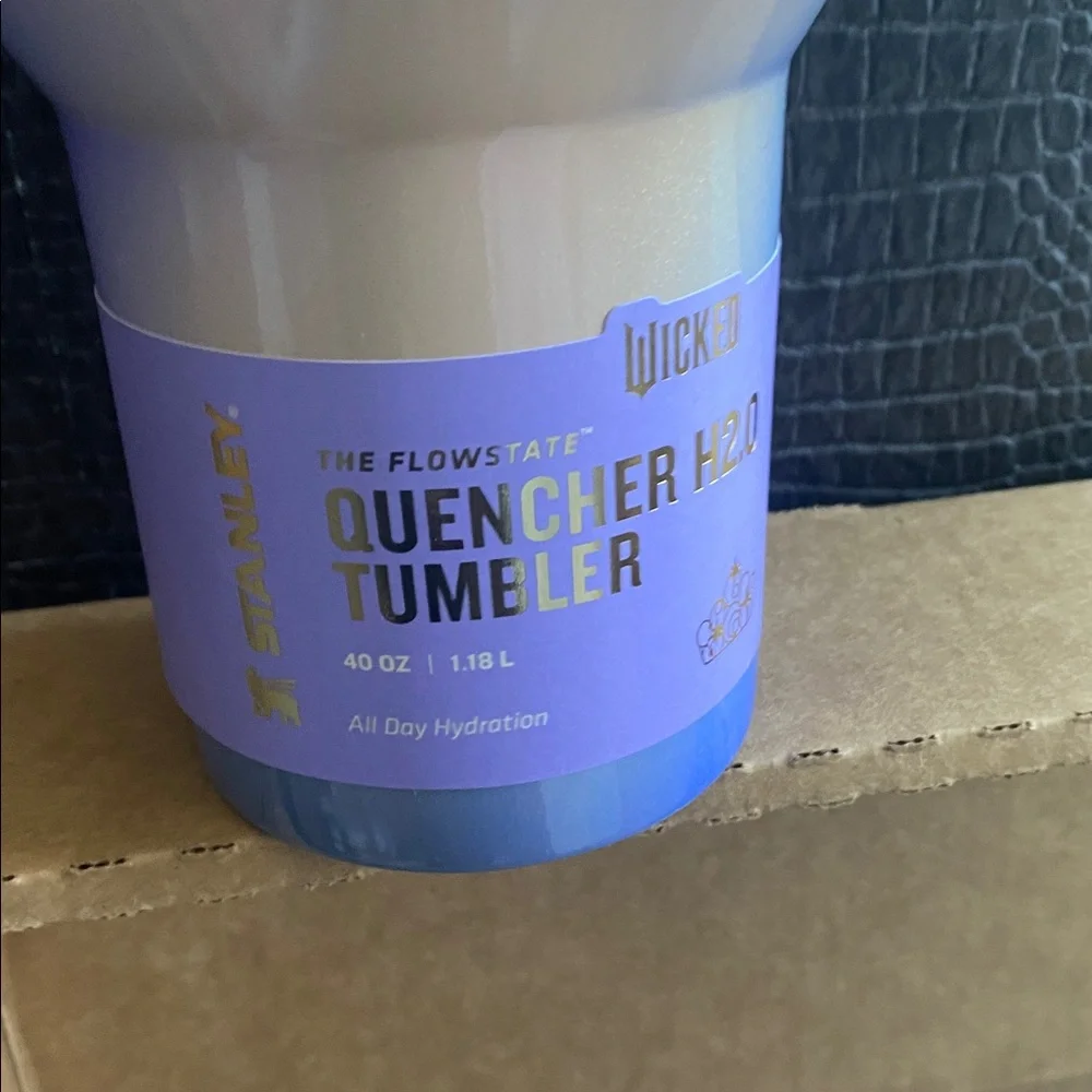 NEW Stanley Wicked Glinda Blue and Purple Ombre Tumbler with Handle 40oz - Picture 3 of 8